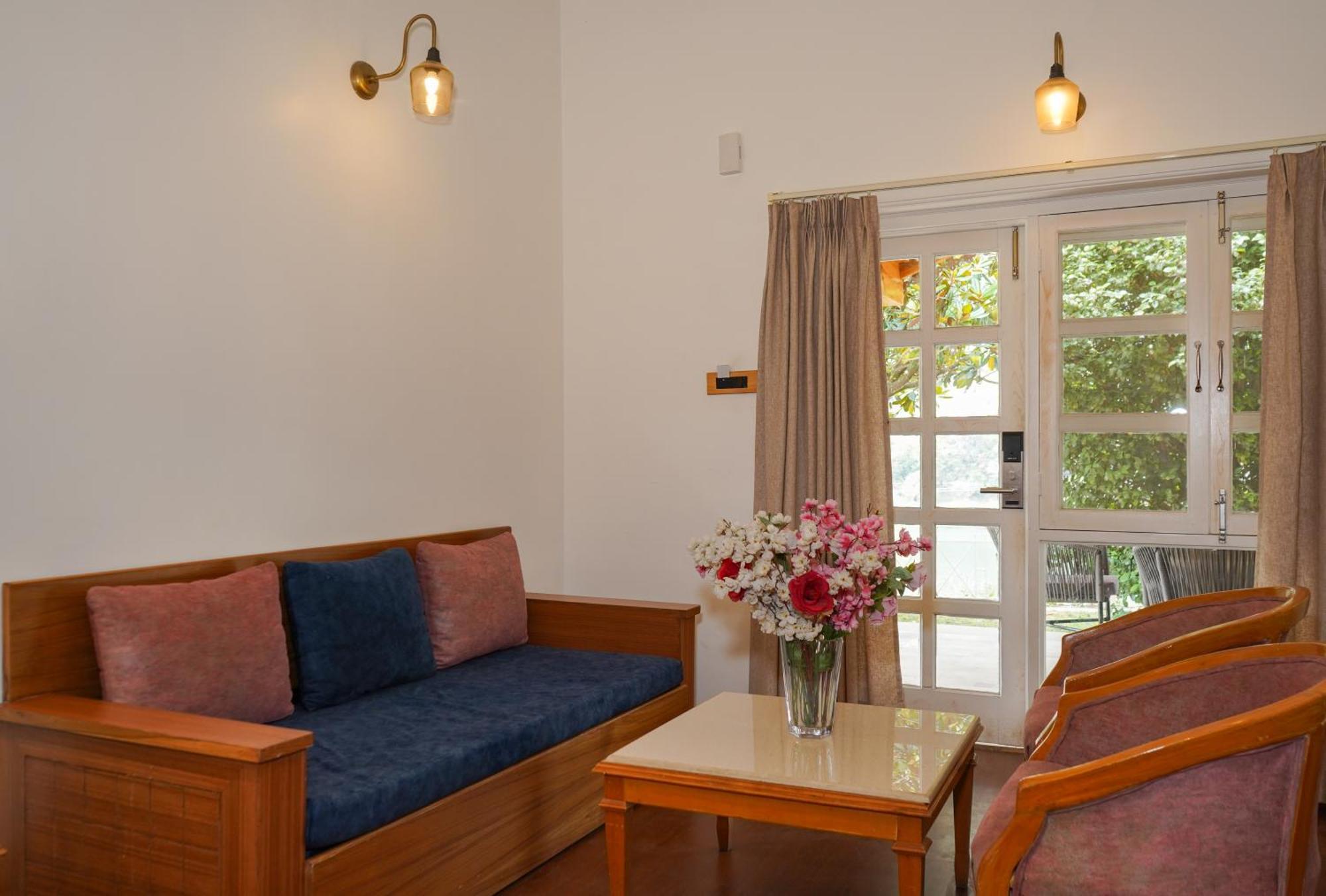Neelesh Inn- A Luxury Lake View Hotel- 20 Kms From Nainital Bhīm Tāl 외부 사진